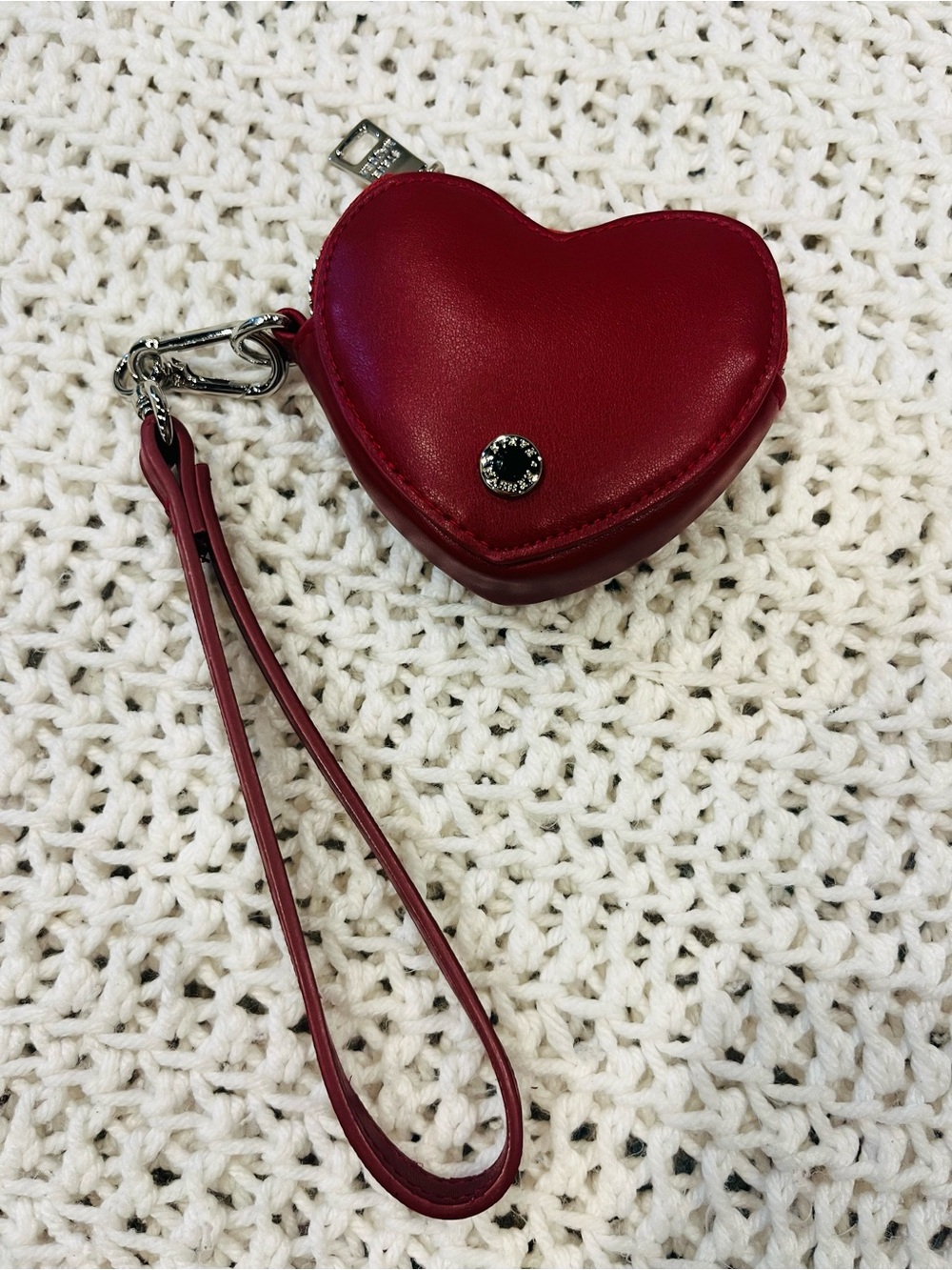 Steve Madden Heart Shaped Red Wristlet Coin Purse Mini Pouch NWOT